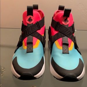 Nike Air Huaraches size 12